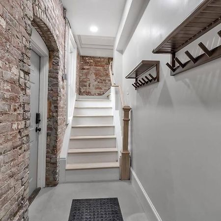 Carriage House Loft - King Bed And Garage Parking Lejlighed Buffalo Eksteriør billede